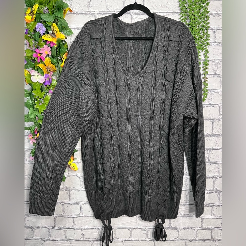 -NWOT Oversized Grey Chunky Knit Woven Braided Detail Pullover Sweater Size L/XL